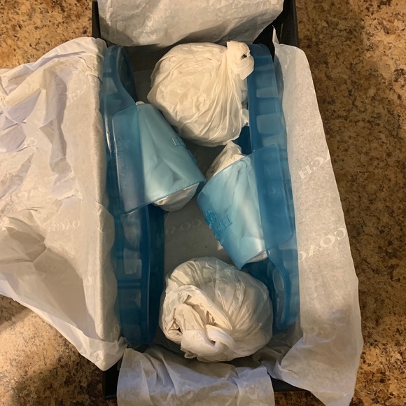 COACH Ulyssa Rubber Slide - Picture 2 of 3